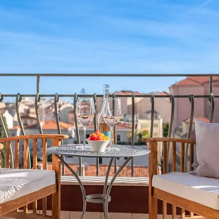 Bed & Breakfast La Fabrique A Poupees - Et De Charme Au Coeur De Menton