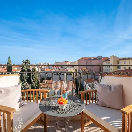 La Fabrique A Poupees - Et De Charme Au Coeur De Bed & Breakfast Menton