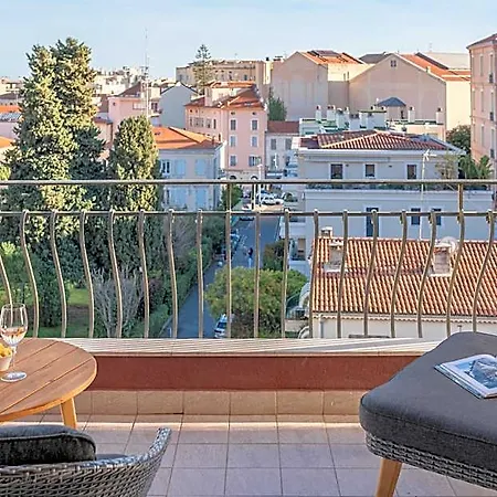 Bed & Breakfast La Fabrique A Poupees - Et De Charme Au Coeur De Menton